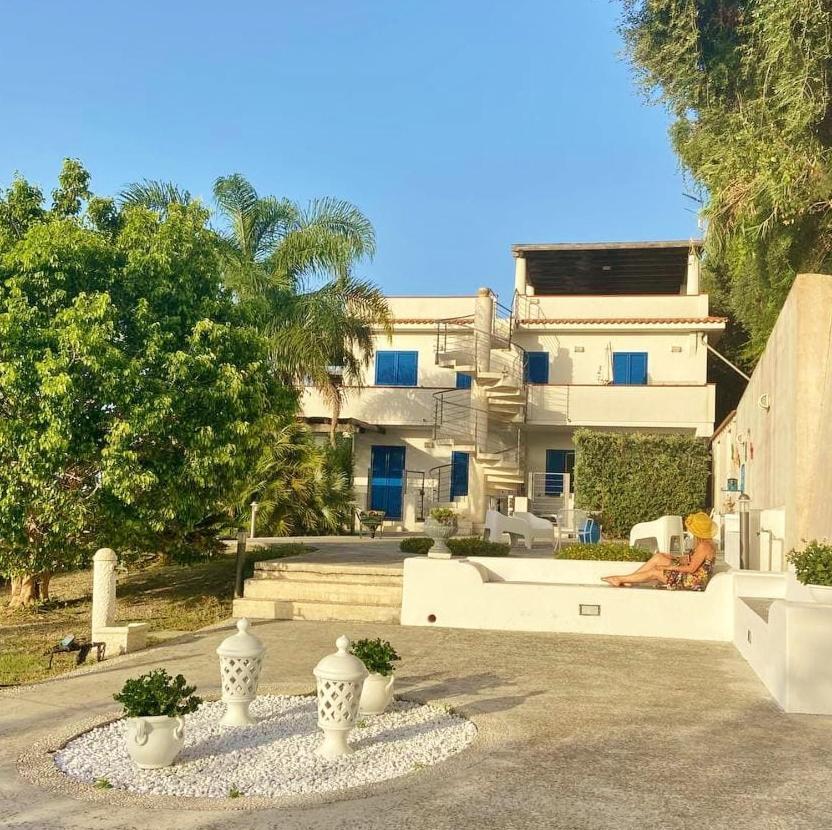 Magico Appartamenti Scafa - Marina Capo dʼOrlando Exterior foto