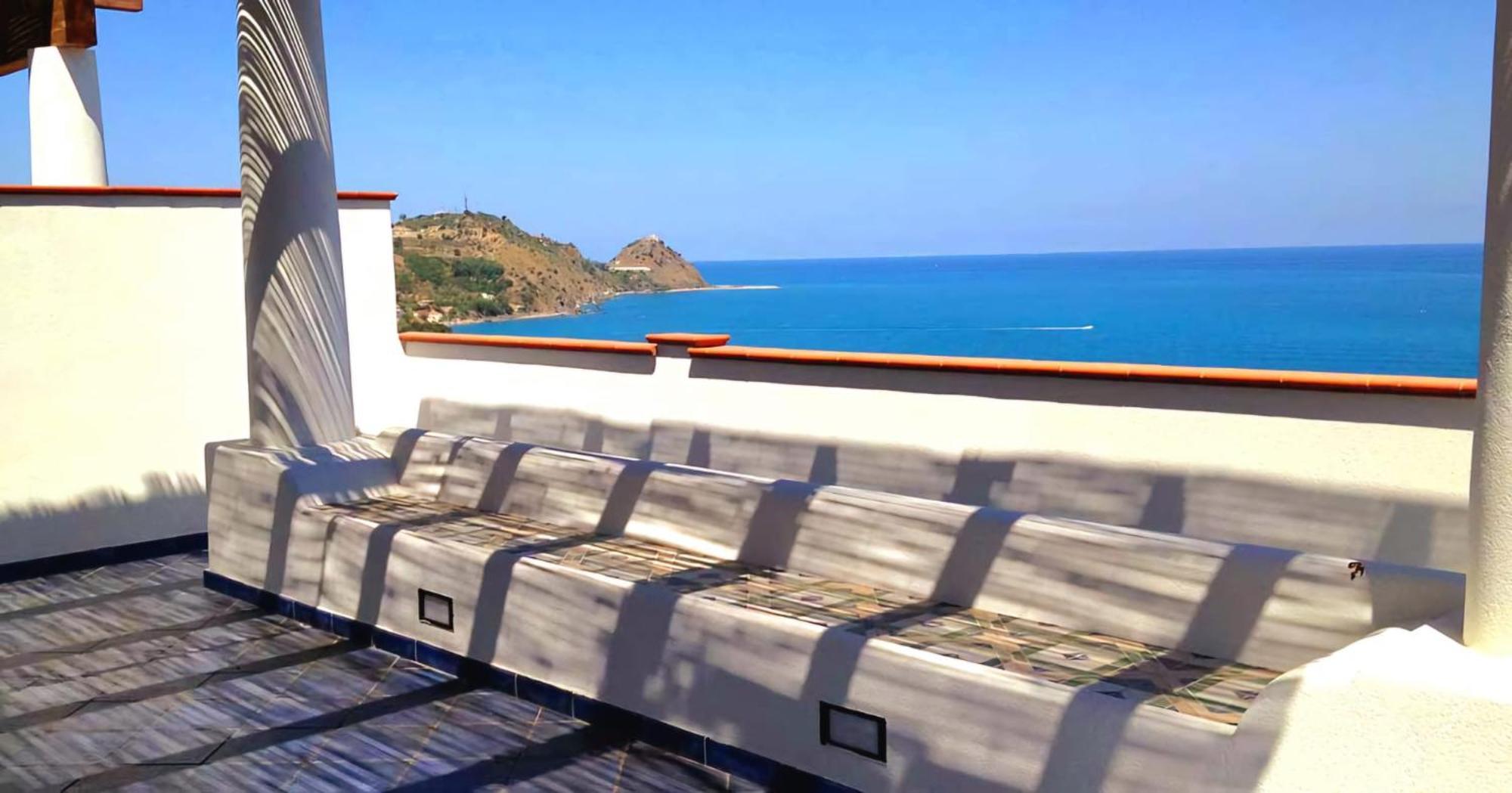 Magico Appartamenti Scafa - Marina Capo dʼOrlando Exterior foto