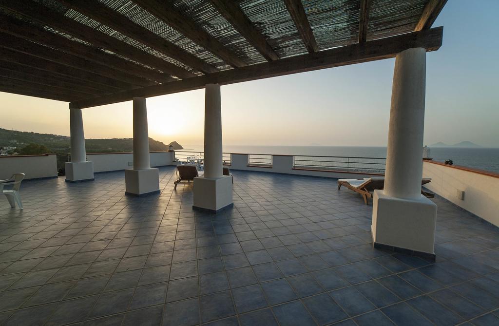 Magico Appartamenti Scafa - Marina Capo dʼOrlando Exterior foto