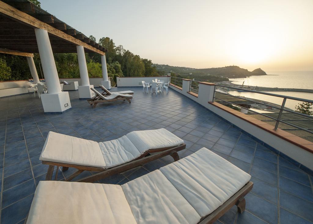 Magico Appartamenti Scafa - Marina Capo dʼOrlando Exterior foto