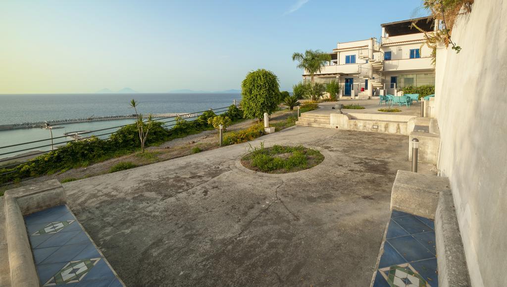 Magico Appartamenti Scafa - Marina Capo dʼOrlando Exterior foto